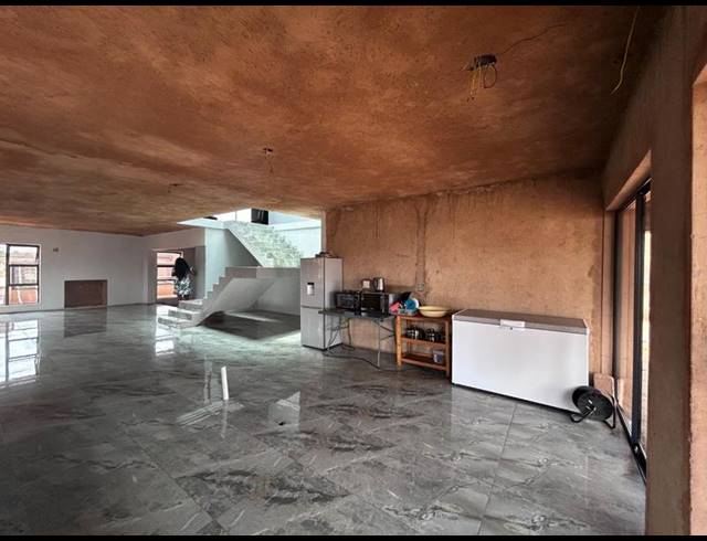 5 BEDROOM HOUSE FOR SALE IN KLIPFONTEIN